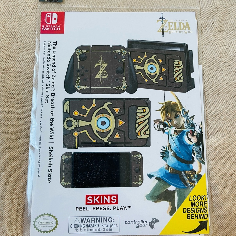 Nintendo Switch Skin Set, Sheikah Slate.